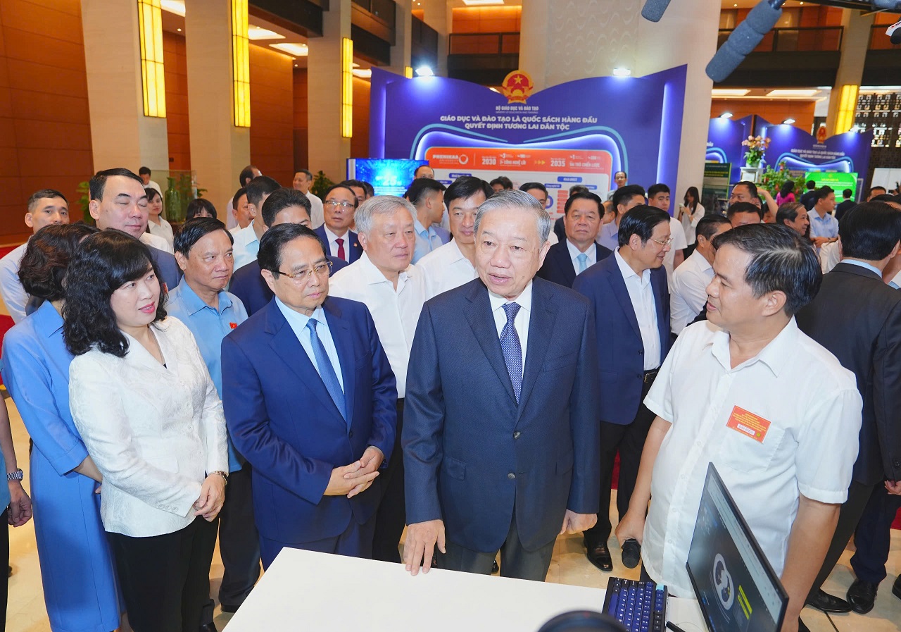 Tổng bí thư Tô Lâm đánh giá cao nỗ lực chuyển đổi số và ứng dụng trí tuệ nhân tạo trong khám chữa bệnh của Bệnh viện Bạch Mai