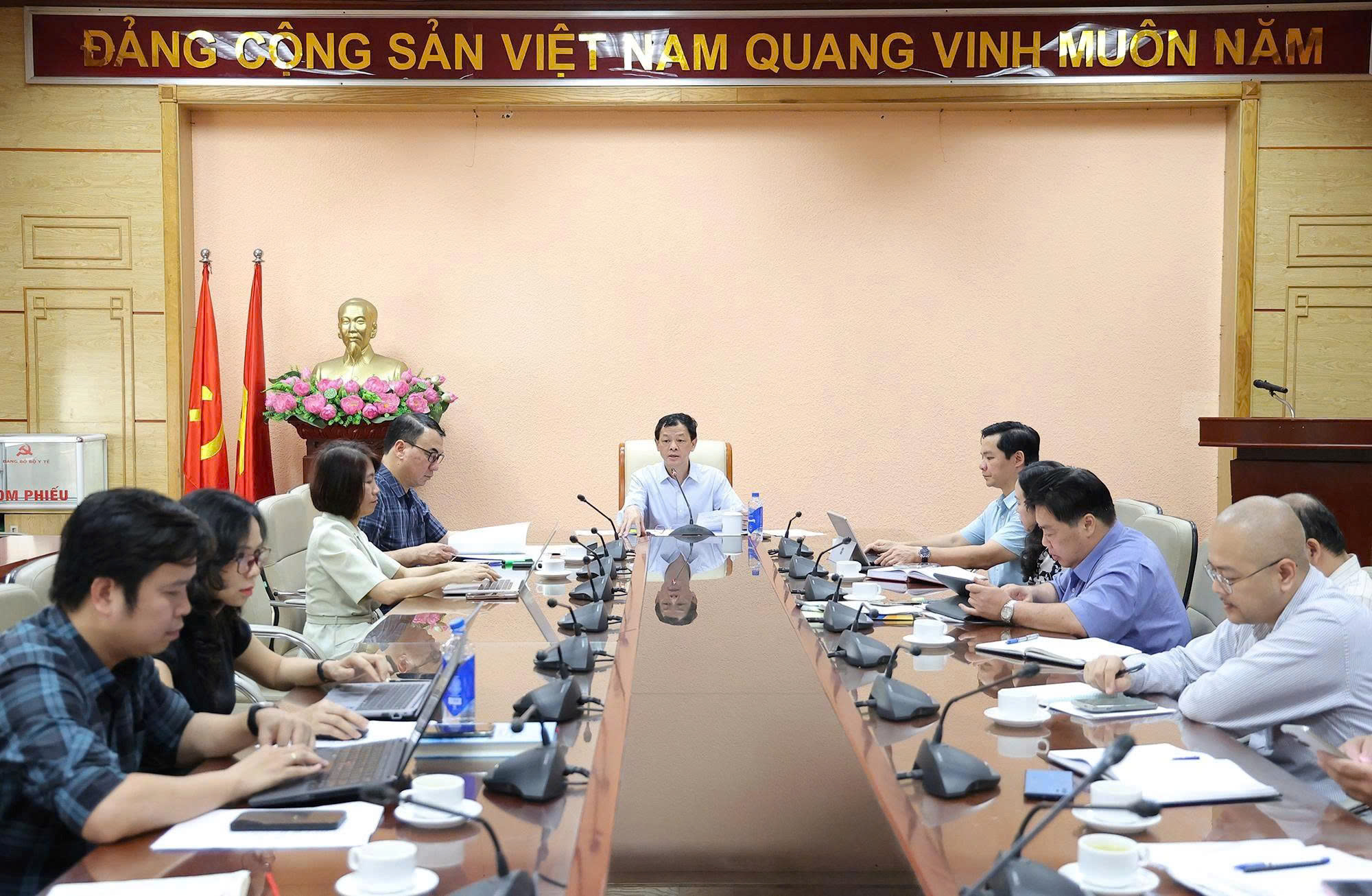 Thứ trưởng Bộ Y tế Nguyễn Tri Thức: Không để kỹ thuật là nguyên nhân chậm, muộn trong chuyển đổi số y tế