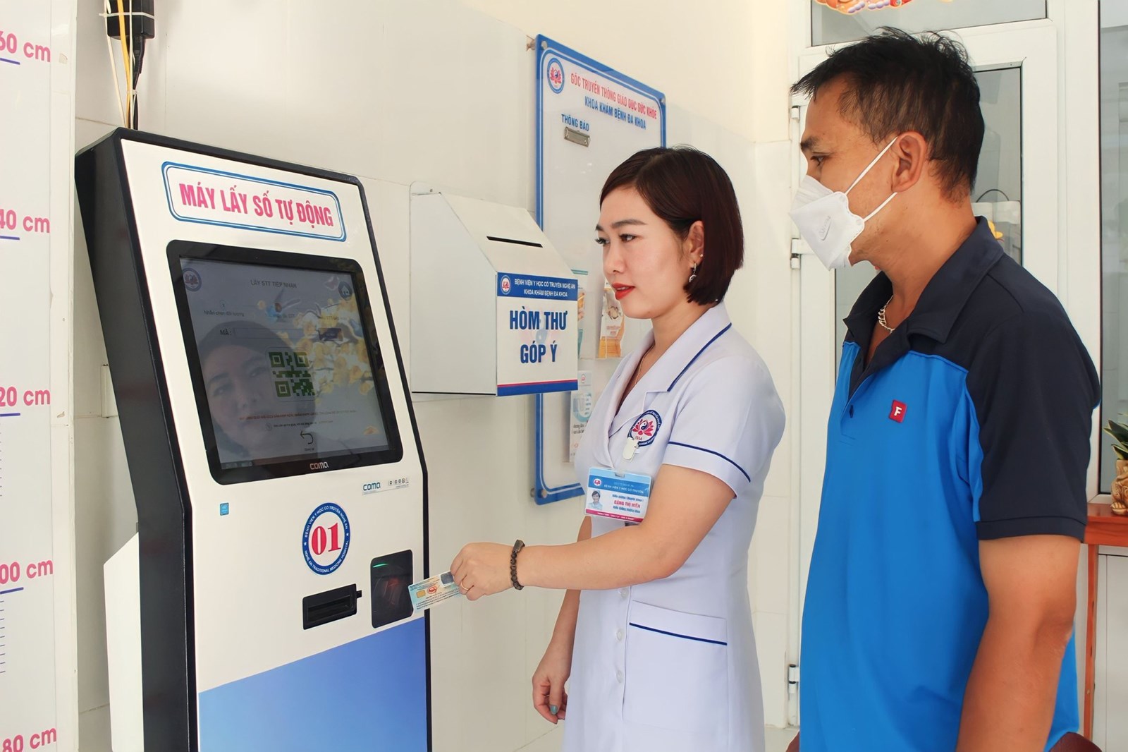 Đẩy mạnh chuyển đổi số, không ngừng nâng cao chất lượng dịch vụ y tế
